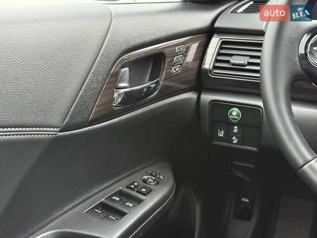 Белый Хонда Аккорд, объемом двигателя 2 л и пробегом 259 тыс. км за 14300 $, фото 21 на Automoto.ua