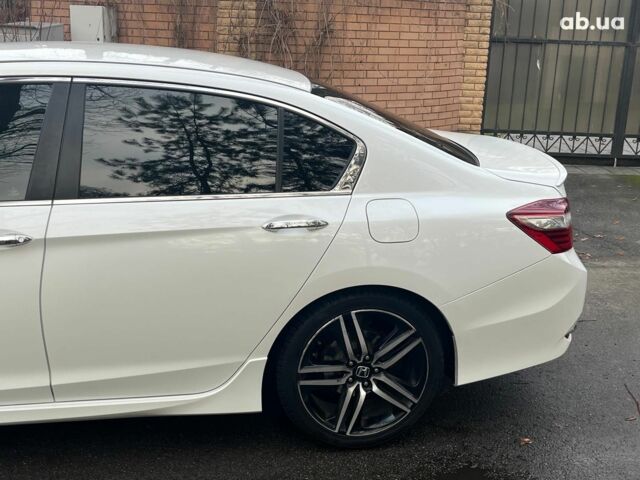 Белый Хонда Аккорд, объемом двигателя 2.4 л и пробегом 138 тыс. км за 16990 $, фото 6 на Automoto.ua