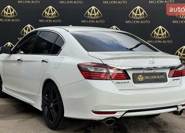 Белый Хонда Аккорд, объемом двигателя 2.36 л и пробегом 141 тыс. км за 13200 $, фото 7 на Automoto.ua