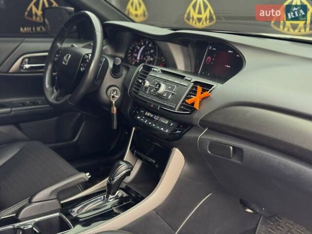 Белый Хонда Аккорд, объемом двигателя 2.36 л и пробегом 141 тыс. км за 13200 $, фото 12 на Automoto.ua