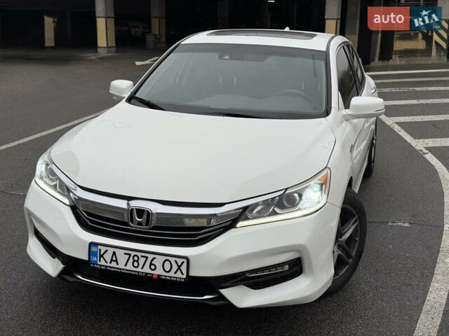Белый Хонда Аккорд, объемом двигателя 2 л и пробегом 259 тыс. км за 14300 $, фото 3 на Automoto.ua