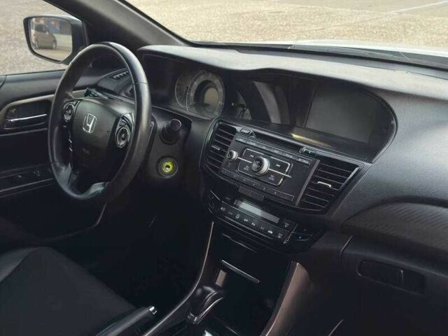 Білий Хонда Аккорд, об'ємом двигуна 2.4 л та пробігом 61 тис. км за 4100 $, фото 15 на Automoto.ua