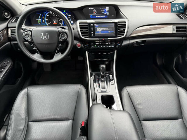 Белый Хонда Аккорд, объемом двигателя 2 л и пробегом 259 тыс. км за 14300 $, фото 16 на Automoto.ua