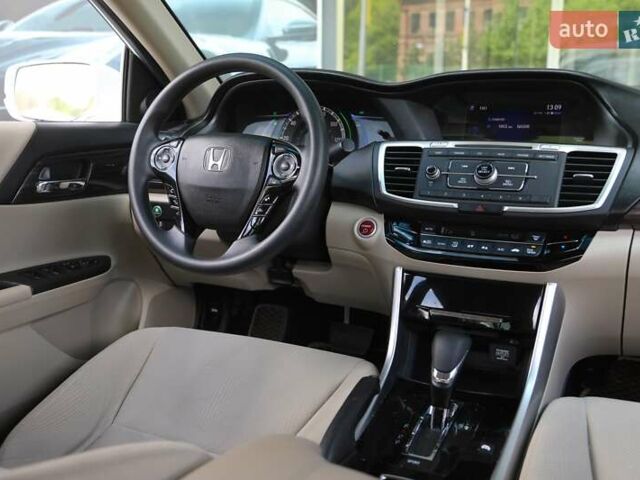 Білий Хонда Аккорд, об'ємом двигуна 2 л та пробігом 94 тис. км за 15900 $, фото 8 на Automoto.ua