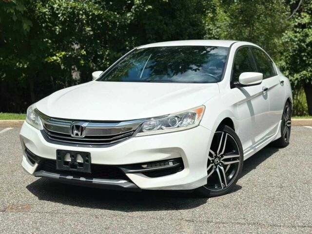 Белый Хонда Аккорд, объемом двигателя 2.4 л и пробегом 70 тыс. км за 9000 $, фото 2 на Automoto.ua