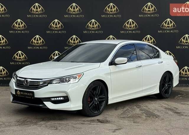 Белый Хонда Аккорд, объемом двигателя 2.36 л и пробегом 141 тыс. км за 13200 $, фото 2 на Automoto.ua