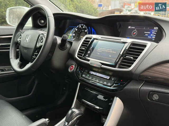 Белый Хонда Аккорд, объемом двигателя 2 л и пробегом 259 тыс. км за 14300 $, фото 32 на Automoto.ua