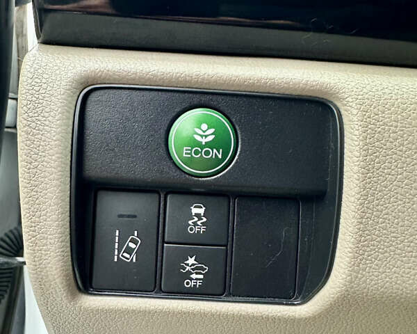 Белый Хонда Аккорд, объемом двигателя 2.35 л и пробегом 187 тыс. км за 12990 $, фото 28 на Automoto.ua