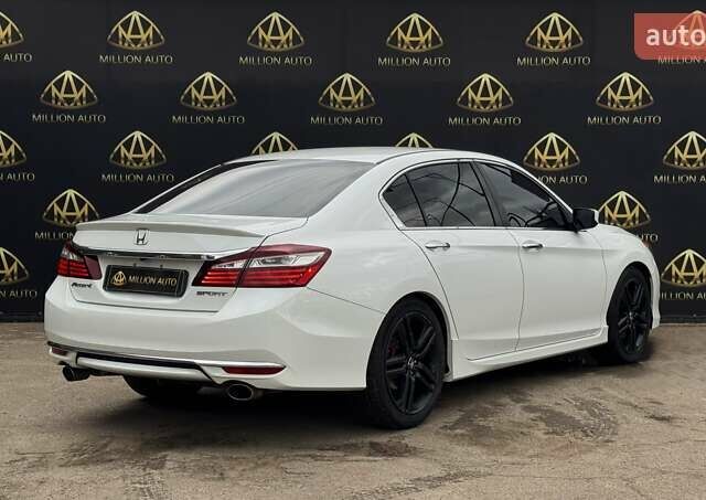 Белый Хонда Аккорд, объемом двигателя 2.36 л и пробегом 141 тыс. км за 13200 $, фото 5 на Automoto.ua