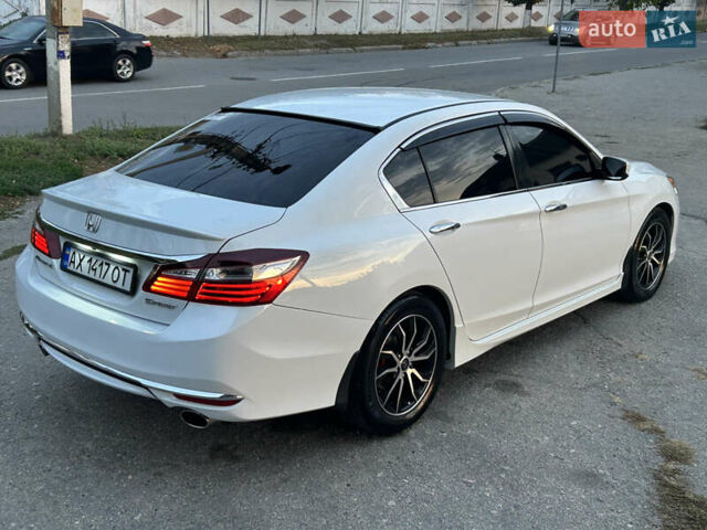 Белый Хонда Аккорд, объемом двигателя 2.35 л и пробегом 142 тыс. км за 14700 $, фото 3 на Automoto.ua