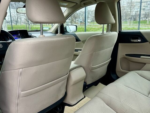 Белый Хонда Аккорд, объемом двигателя 2.4 л и пробегом 187 тыс. км за 12990 $, фото 14 на Automoto.ua