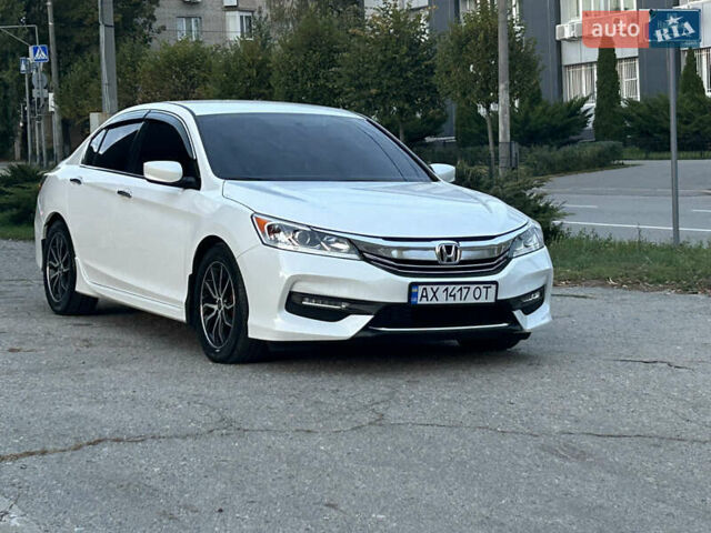 Белый Хонда Аккорд, объемом двигателя 2.35 л и пробегом 142 тыс. км за 14700 $, фото 1 на Automoto.ua