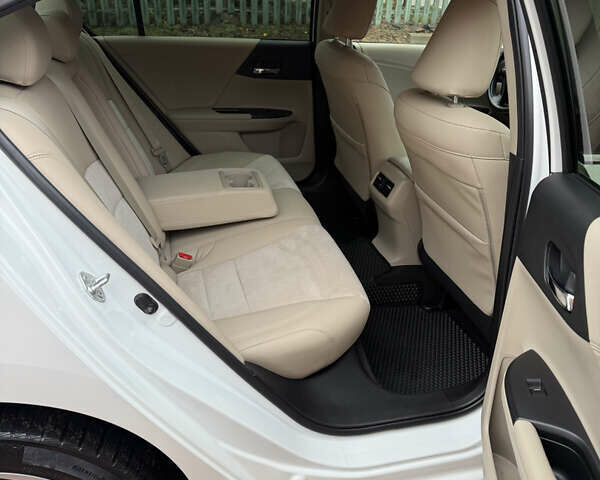 Белый Хонда Аккорд, объемом двигателя 1.99 л и пробегом 85 тыс. км за 16500 $, фото 28 на Automoto.ua