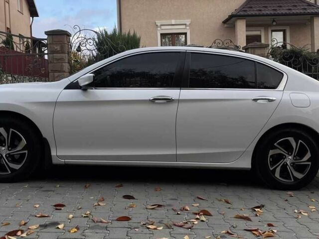 Білий Хонда Аккорд, об'ємом двигуна 2.4 л та пробігом 196 тис. км за 11500 $, фото 4 на Automoto.ua