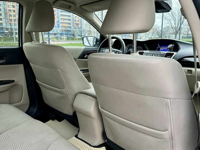 Белый Хонда Аккорд, объемом двигателя 2.4 л и пробегом 187 тыс. км за 12990 $, фото 20 на Automoto.ua