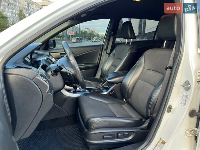 Белый Хонда Аккорд, объемом двигателя 2.4 л и пробегом 150 тыс. км за 12700 $, фото 17 на Automoto.ua