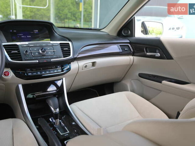 Білий Хонда Аккорд, об'ємом двигуна 2 л та пробігом 94 тис. км за 15900 $, фото 10 на Automoto.ua