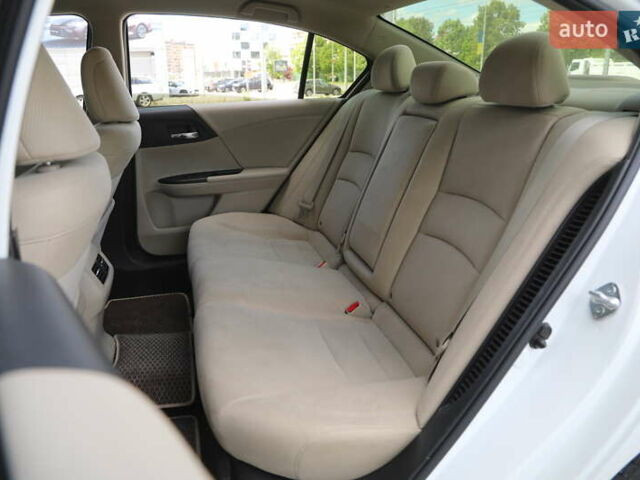 Білий Хонда Аккорд, об'ємом двигуна 2 л та пробігом 94 тис. км за 15900 $, фото 5 на Automoto.ua