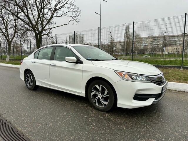 Белый Хонда Аккорд, объемом двигателя 2.4 л и пробегом 187 тыс. км за 12990 $, фото 2 на Automoto.ua