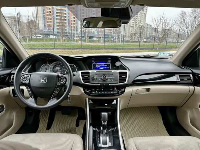 Белый Хонда Аккорд, объемом двигателя 2.4 л и пробегом 187 тыс. км за 12990 $, фото 8 на Automoto.ua