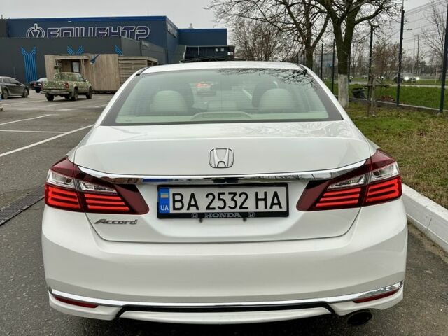Белый Хонда Аккорд, объемом двигателя 2.4 л и пробегом 187 тыс. км за 12990 $, фото 7 на Automoto.ua