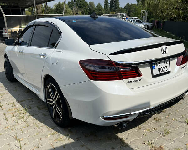 Белый Хонда Аккорд, объемом двигателя 2.4 л и пробегом 175 тыс. км за 13900 $, фото 15 на Automoto.ua