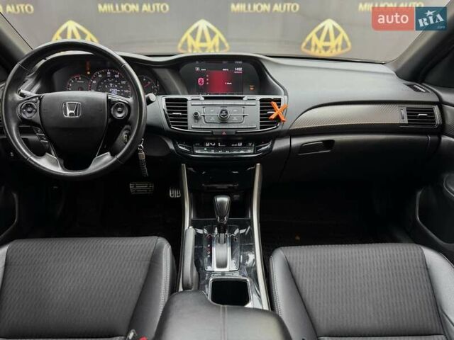 Белый Хонда Аккорд, объемом двигателя 2.36 л и пробегом 141 тыс. км за 13200 $, фото 15 на Automoto.ua