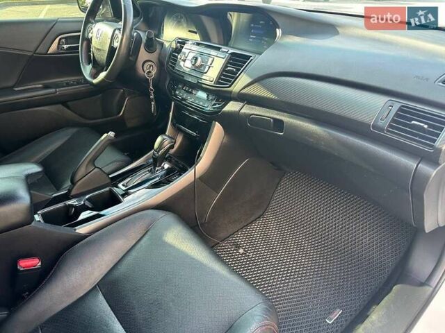 Білий Хонда Аккорд, об'ємом двигуна 2.36 л та пробігом 133 тис. км за 16700 $, фото 14 на Automoto.ua