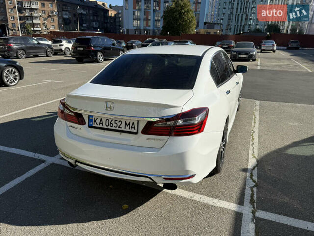 Белый Хонда Аккорд, объемом двигателя 2.36 л и пробегом 175 тыс. км за 13700 $, фото 4 на Automoto.ua