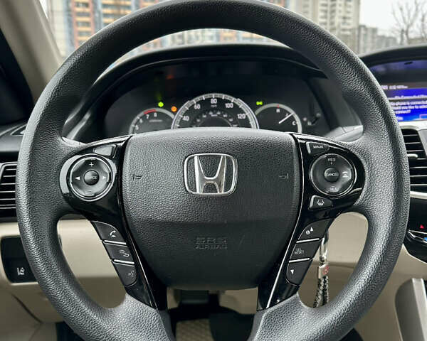 Белый Хонда Аккорд, объемом двигателя 2.35 л и пробегом 187 тыс. км за 12990 $, фото 12 на Automoto.ua