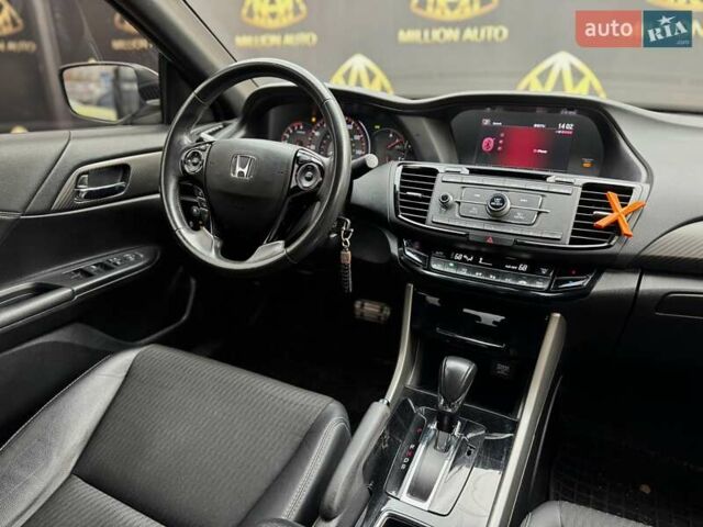 Белый Хонда Аккорд, объемом двигателя 2.36 л и пробегом 141 тыс. км за 13200 $, фото 14 на Automoto.ua