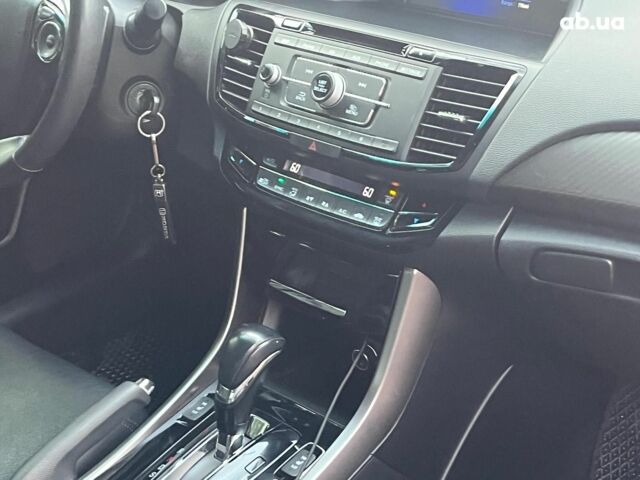 Белый Хонда Аккорд, объемом двигателя 2.4 л и пробегом 138 тыс. км за 16990 $, фото 17 на Automoto.ua