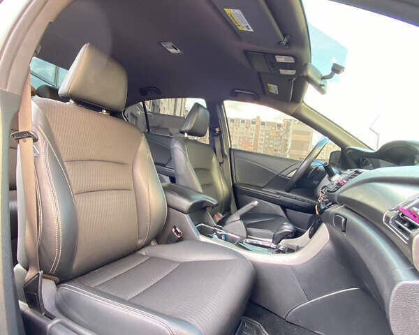 Белый Хонда Аккорд, объемом двигателя 2.36 л и пробегом 171 тыс. км за 10900 $, фото 17 на Automoto.ua