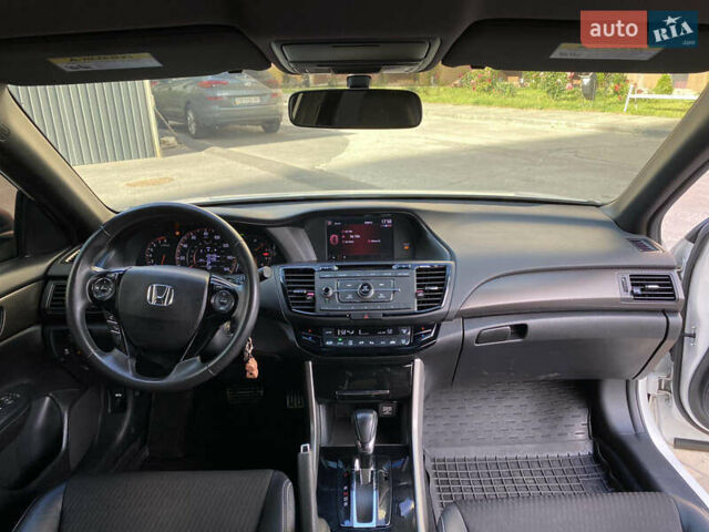 Белый Хонда Аккорд, объемом двигателя 2.36 л и пробегом 171 тыс. км за 10900 $, фото 16 на Automoto.ua