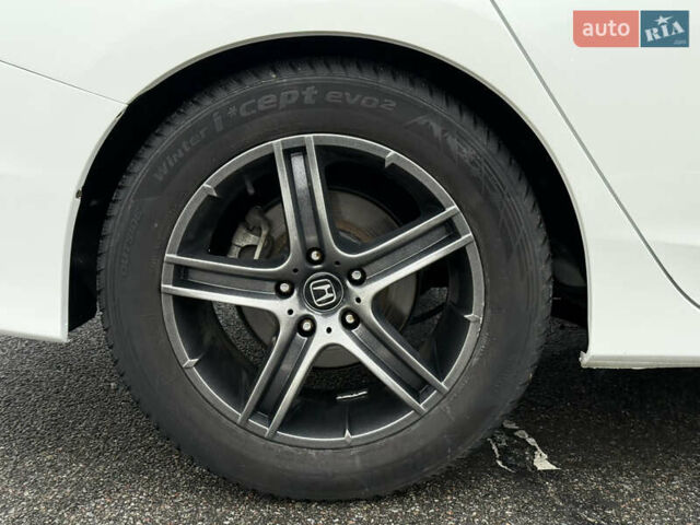 Белый Хонда Аккорд, объемом двигателя 2 л и пробегом 259 тыс. км за 14300 $, фото 11 на Automoto.ua