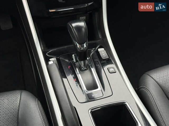 Белый Хонда Аккорд, объемом двигателя 2 л и пробегом 259 тыс. км за 14300 $, фото 20 на Automoto.ua