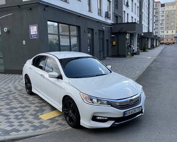 Белый Хонда Аккорд, объемом двигателя 2.36 л и пробегом 171 тыс. км за 10900 $, фото 14 на Automoto.ua