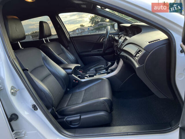 Белый Хонда Аккорд, объемом двигателя 2.4 л и пробегом 150 тыс. км за 12700 $, фото 16 на Automoto.ua