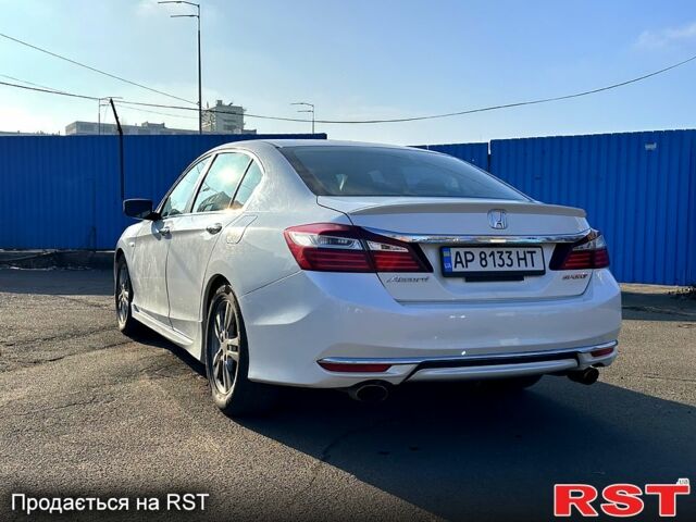 Білий Хонда Аккорд, об'ємом двигуна 2.4 л та пробігом 229 тис. км за 12500 $, фото 2 на Automoto.ua