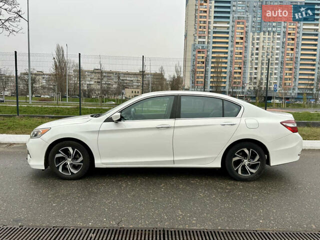 Белый Хонда Аккорд, объемом двигателя 2.35 л и пробегом 187 тыс. км за 12990 $, фото 4 на Automoto.ua