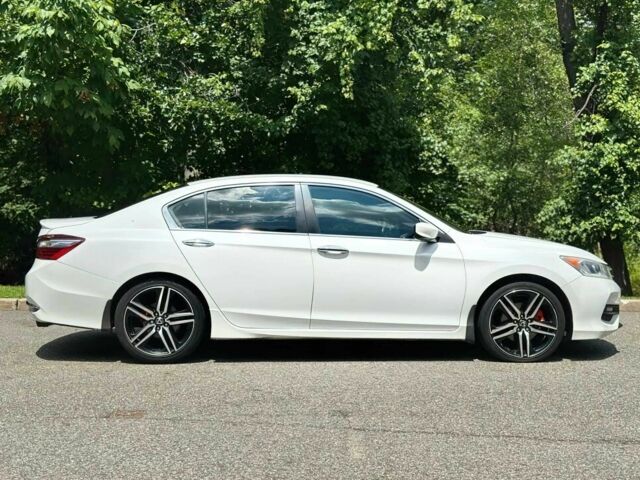 Белый Хонда Аккорд, объемом двигателя 2.4 л и пробегом 70 тыс. км за 9000 $, фото 5 на Automoto.ua