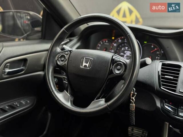 Белый Хонда Аккорд, объемом двигателя 2.36 л и пробегом 141 тыс. км за 13200 $, фото 13 на Automoto.ua