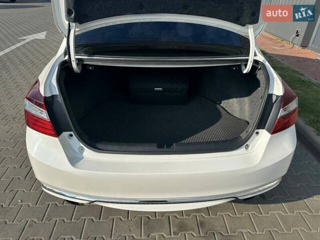 Білий Хонда Аккорд, об'ємом двигуна 2.36 л та пробігом 133 тис. км за 16700 $, фото 7 на Automoto.ua
