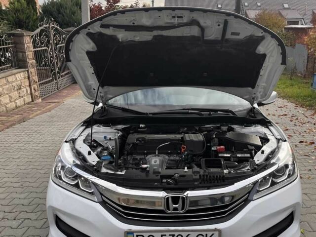 Білий Хонда Аккорд, об'ємом двигуна 2.4 л та пробігом 196 тис. км за 11500 $, фото 19 на Automoto.ua