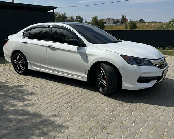 Белый Хонда Аккорд, объемом двигателя 2.4 л и пробегом 175 тыс. км за 13900 $, фото 52 на Automoto.ua