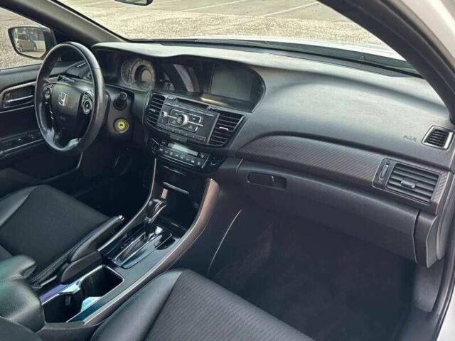 Білий Хонда Аккорд, об'ємом двигуна 2.4 л та пробігом 61 тис. км за 4100 $, фото 13 на Automoto.ua