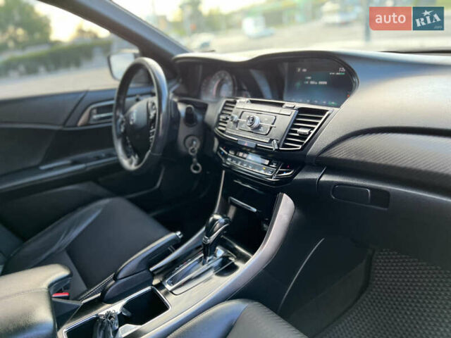 Белый Хонда Аккорд, объемом двигателя 2.4 л и пробегом 150 тыс. км за 12700 $, фото 22 на Automoto.ua