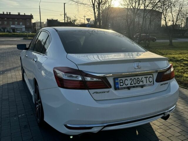 Білий Хонда Аккорд, об'ємом двигуна 2.4 л та пробігом 255 тис. км за 12900 $, фото 2 на Automoto.ua