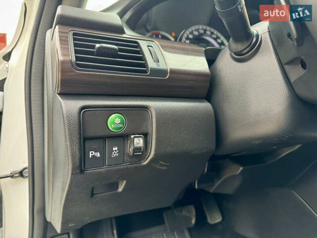 Білий Хонда Аккорд, об'ємом двигуна 2.4 л та пробігом 115 тис. км за 15800 $, фото 32 на Automoto.ua