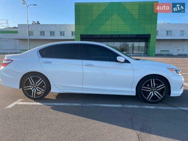Белый Хонда Аккорд, объемом двигателя 2.36 л и пробегом 135 тыс. км за 15800 $, фото 4 на Automoto.ua